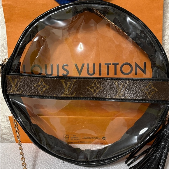 Upcycled authentic LV stadium bag - Picture 3 of 11